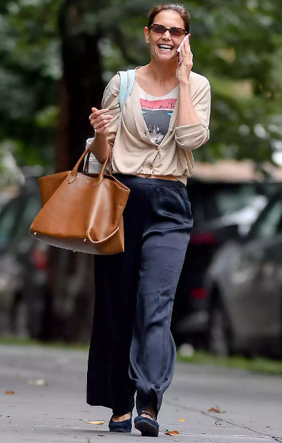 Katie Holmes Simple Fall Look